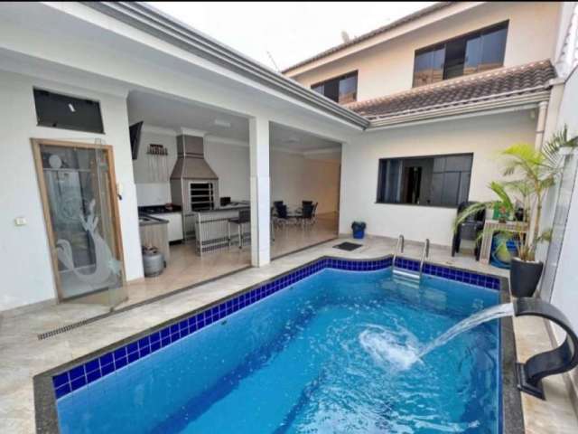 Casa com 2 quartos à venda na NÃO INFORMADO, Jardim Tóquio, Maringá por R$ 750.000