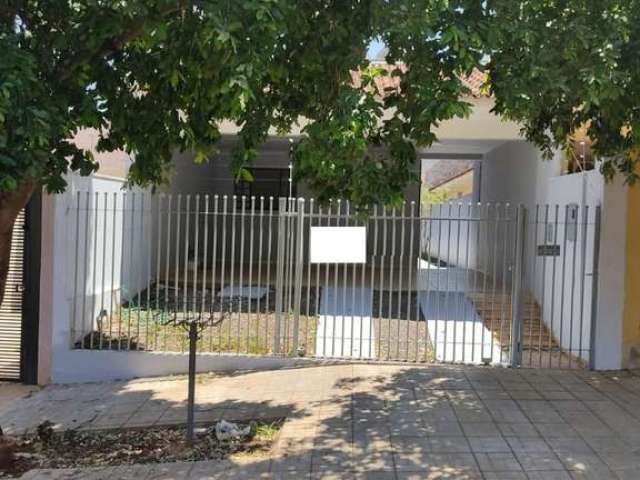 Casa com 1 quarto à venda na Rua Emílio Beltrami Filho, Parque da Gávea, Maringá por R$ 430.000