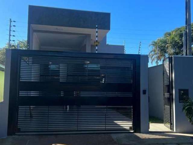 Casa com 3 quartos à venda na Rua Yoshinori Kubota, 244, Parque das Grevíleas, Maringá por R$ 530.000