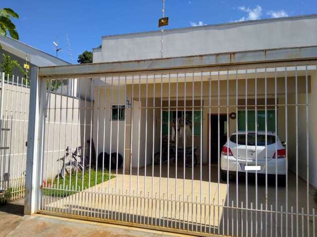 Casa com 3 quartos à venda na Rua Eufrásia Carmona Bustos, 384, Jardim Monte Rei, Maringá por R$ 350.000