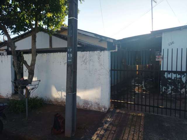 Casa com 3 quartos à venda na Rua Antônio Maria, 296, Conjunto Residencial Cidade Alta, Maringá por R$ 190.000