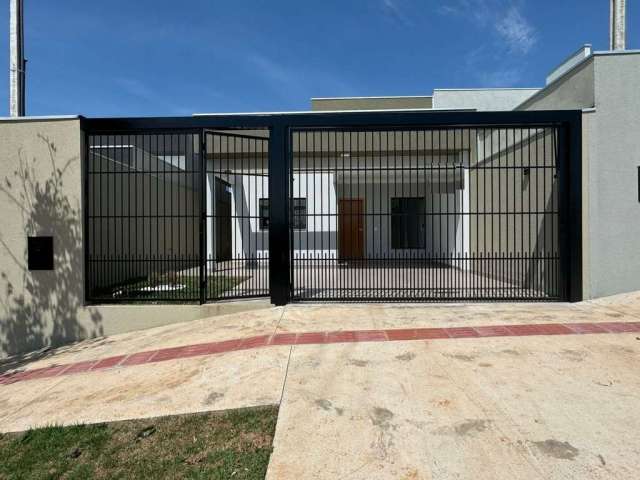 Casa com 2 quartos à venda na Rua Paulo Mendes Neto, Jardim Freitas, Maringá por R$ 380.000