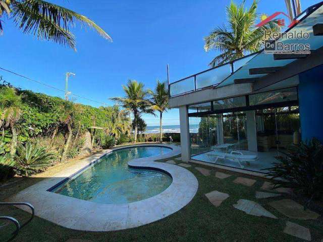 Casa frente mar com terreno de 675 m² , linda piscina .