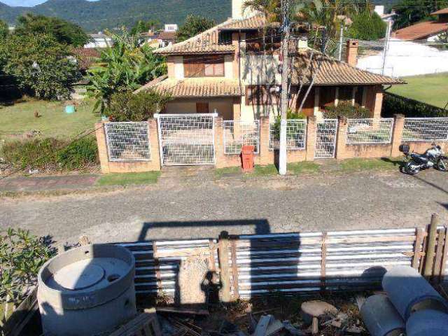 Casa com 3 dormitórios à venda, 179 m² por R$ 2.300.000,00 - Lagoa da Conceição - Florianópolis/SC