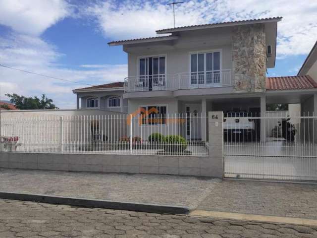 Casa para Venda em Palhoça, Centro, 3 dormitórios, 3 suítes, 3 banheiros, 2 vagas