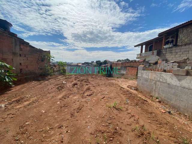 Terreno à Venda em excelente localização com leve declive no Jardim do Lago para comércio ou moradi