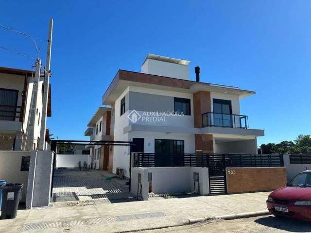 Casa com 3 quartos à venda na Avenida Cidade de Córdoba, 585, Barra da Lagoa, Florianópolis, 138 m2 por R$ 1.350.000