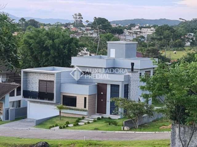 Casa em condomínio fechado com 4 quartos à venda na Rua Leonel Pereira, 2033, Cachoeira do Bom Jesus, Florianópolis, 235 m2 por R$ 2.349.000