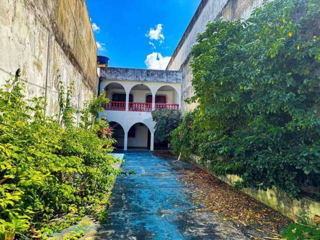 Casa no Centro - A localização central permite fácil acesso a todos os pontos de interesse de Manaus.