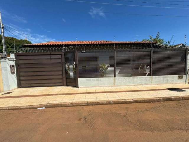 Casa para Venda em Campo Grande, Vila Taveirópolis, 3 dormitórios, 1 suíte, 3 banheiros, 4 vagas