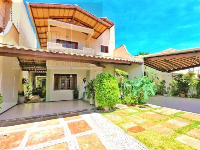 Casa à venda no Edson Queiroz em Rua Privativa - 360m2 - 5 suítes + Edícula