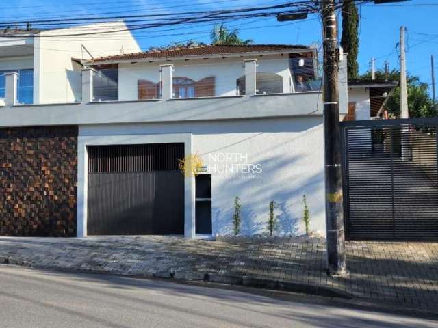 Casa com 3 quartos à venda na Rua Barra Velha, 1214, Floresta, Joinville por R$ 795.000