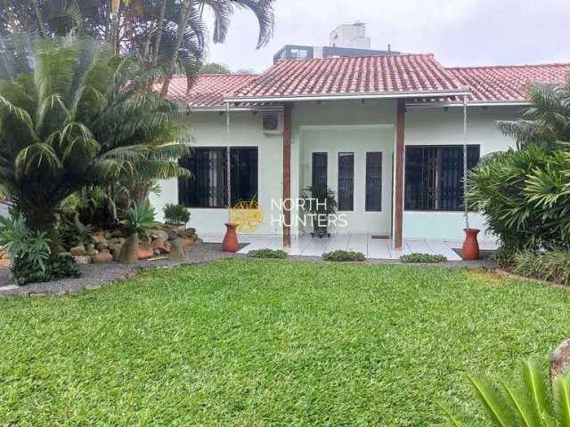 Casa com 2 quartos à venda na Piratiba, 228, Costa e Silva, Joinville por R$ 900.000