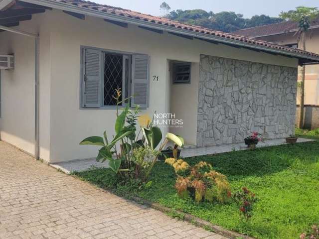 Casa com 3 quartos à venda na Rua Ricardo Hardt, 71, Anita Garibaldi, Joinville por R$ 800.000