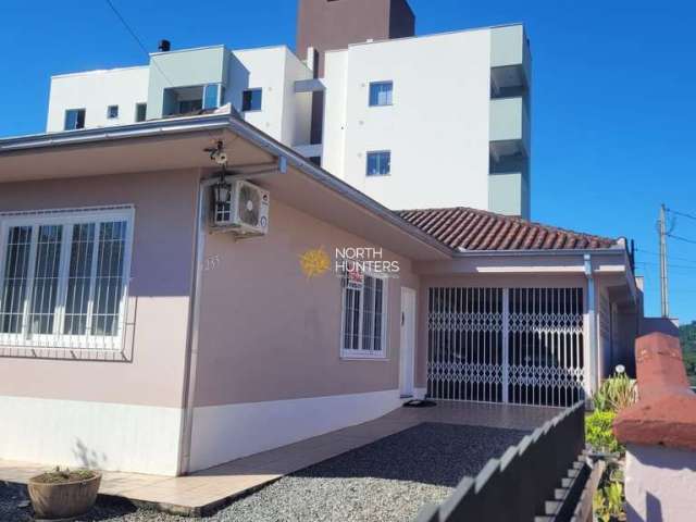 Casa com 3 quartos à venda na Costantino de Oliveira Borges, 285, João Costa, Joinville por R$ 580.000