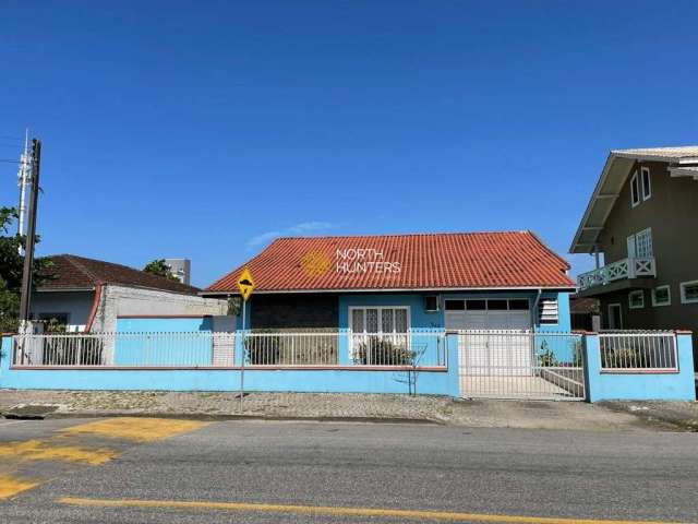 Casa com 3 quartos à venda na Rua Senador Rodrigo Lobo, 542, Iririú, Joinville por R$ 755.000