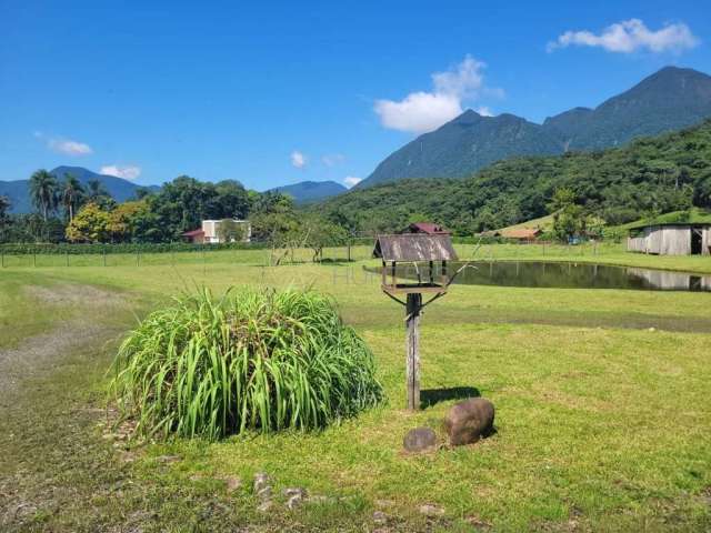 Chácara / sítio com 3 quartos à venda na Piraí, 137, Vila Nova, Joinville por R$ 3.201.000