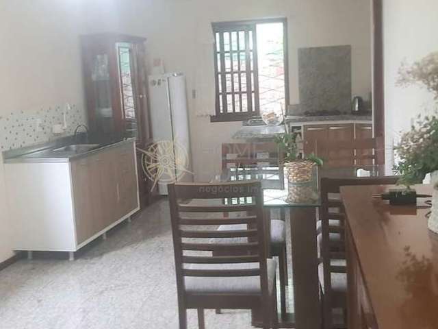 Casa com 3 quartos à venda na Rua Diamantina, 229, Floresta, Joinville por R$ 550.000