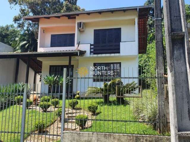 Casa com 3 quartos à venda na Rua Adolfo Brezink, 40, Boa Vista, Joinville por R$ 850.000