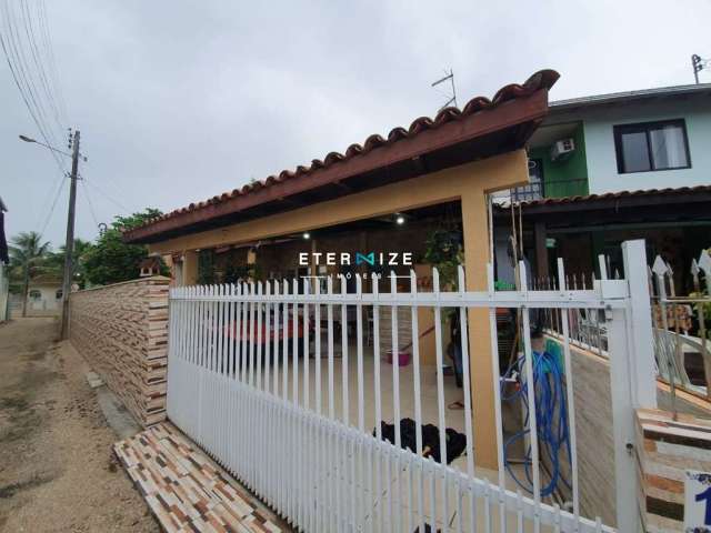 Casa parcialmente mobiliada - Costeira - Governador Celso Ramos