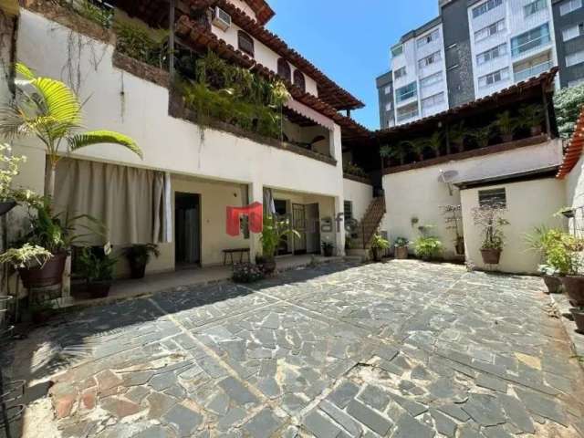 Casa com 4 quartos à venda na Caiçara-Adelaide, Belo Horizonte  por R$ 800.000