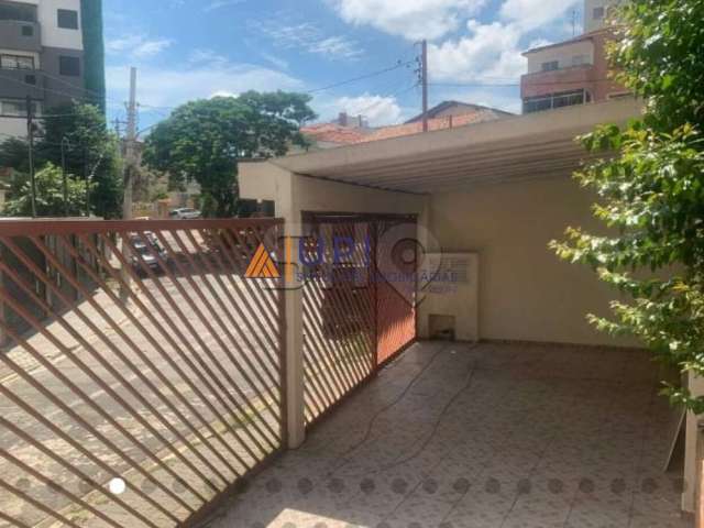 Casa em rua fechada na vila gustavo.