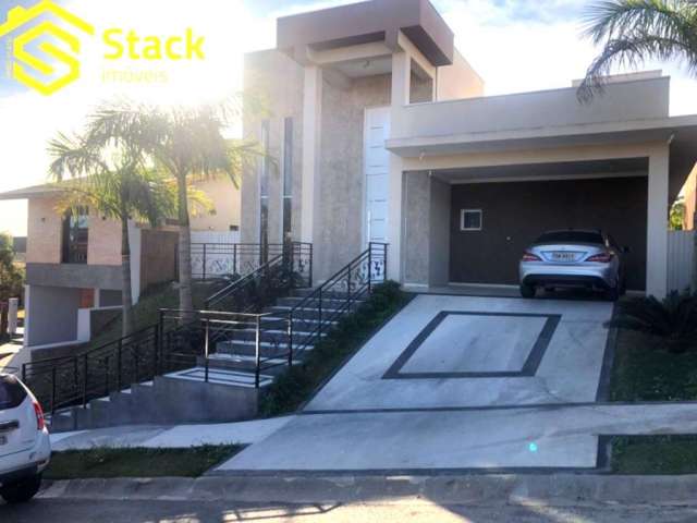 Casa térrea de alto padrão a venda em Jundiaí, SP, localizada no Condomínio Residencial Terras de Jundiaí.