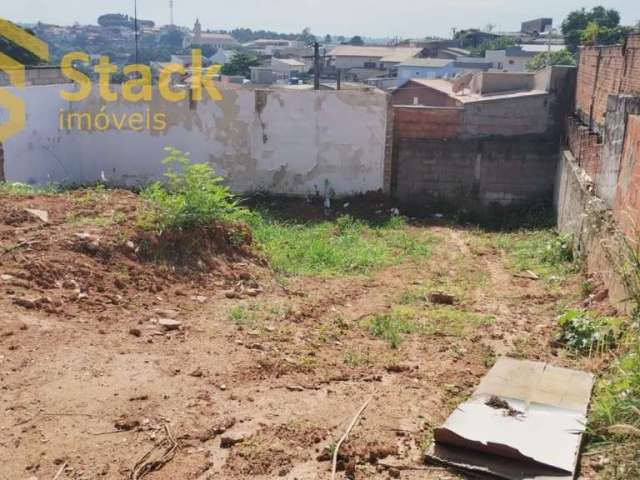 TERRENO A VENDA LOCALIZADO NA AVENIDA LEONITA FABER LADEIRA, NO BAIRRO JARDIM DO LAGO, EM JUNDIAÍ - SP O terreno mede 12 x 25, são 300 M²