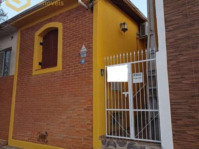 CASA A VENDA LOCALIZADA NA VILA PROGRESSO JUNDIAÍ-SP. CONTENDO 3 QUARTOS, SALA, BANHEIRO SOCIAL E COZINHA. São151,0 m² de área util, e 169 m² terreno.