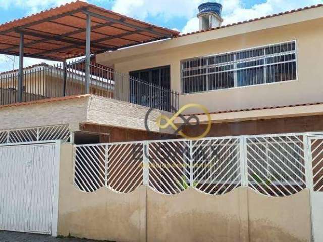 Vende - Espaçoso Sobrado e Reformado - 300m² - Tremebé - SP.