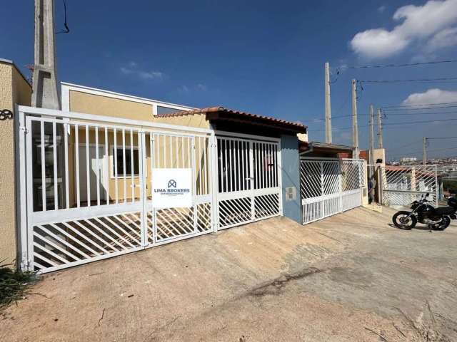 Casa à venda com 35m2 // IPTU isento , 1 dormitório, 1 banheiro, Vaga de garagem, Jardim Camila, So