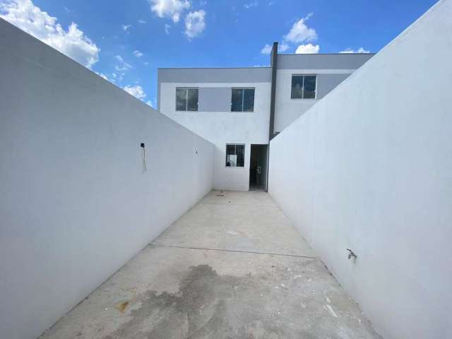 Casa geminada de dois quartos a venda no bairro piratininga