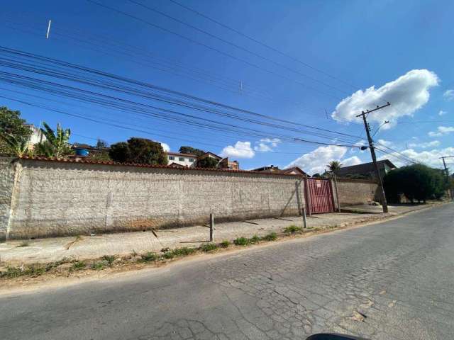 LOTE 435 m² NO BAIRRO DUQUESA, PRÓXIMO AV. BRASILIA