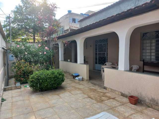 Casa em lote de 360 metros no Jardim leblom