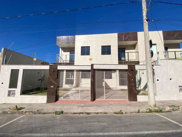 Casa geminada de três quartos no bairro santa amélia