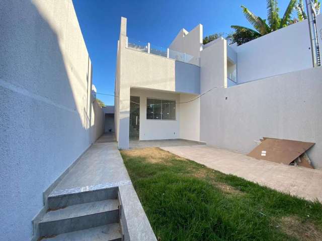 Casa geminada individual de três quartos no bairro céu azul