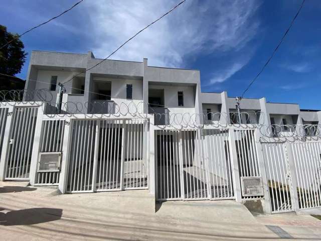 Casa geminada de dois quartos a venda no bairro planalto