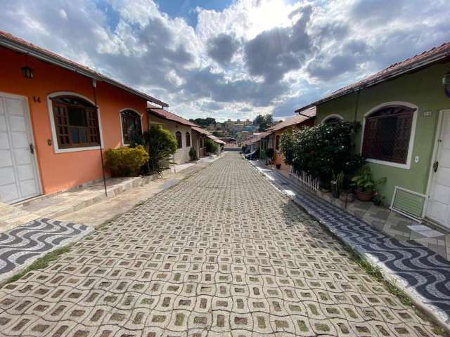 Casa geminada de 03 quartos no bairro rio branco