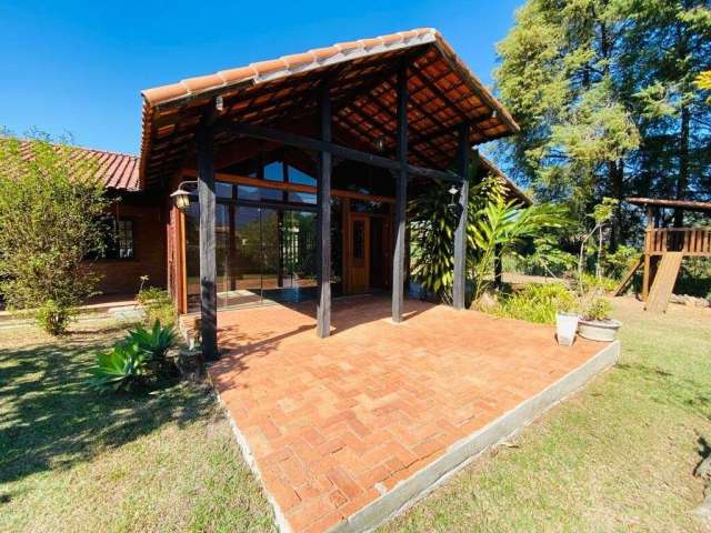 Casa à venda no bairro Penedo em Itatiaia/RJ