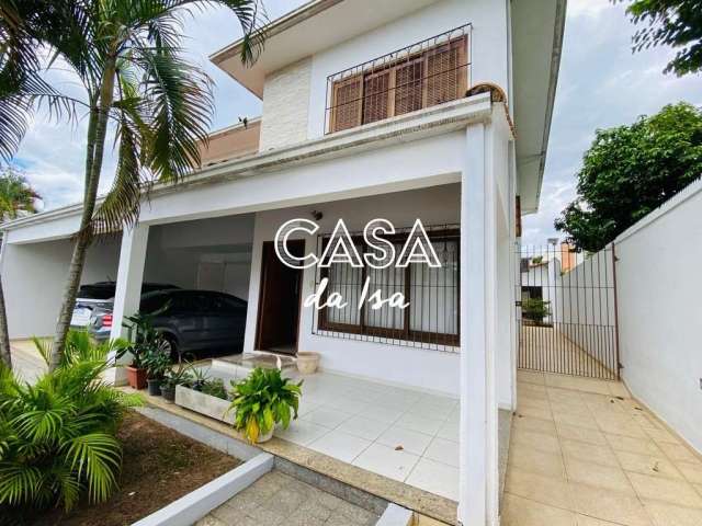 Casa com espaçosa com excelente localização, no bairro Jardim Brasília: 4 quartos, 1 suíte, 3 salas, 4 banheiros, 2 vagas de garagem, 363,64 m²!