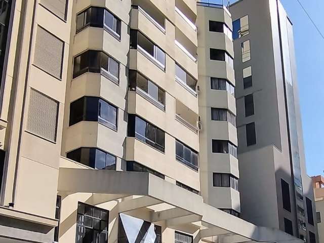 Apartamento 03 dormitórios no melhor de Meia Praia - Itapema SC