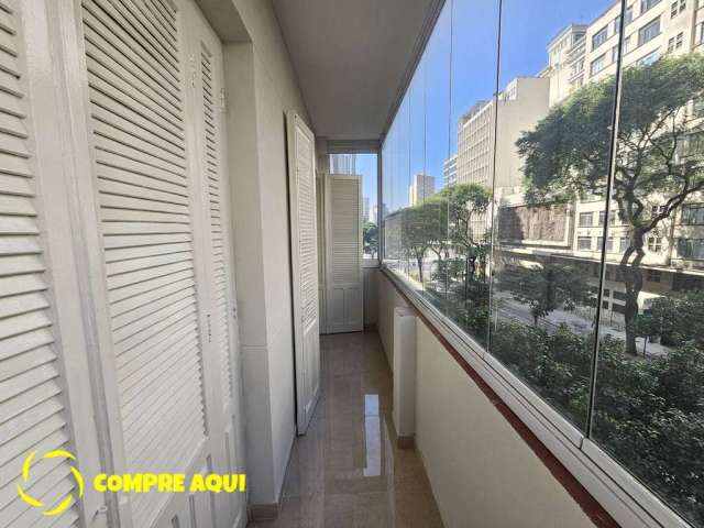 Bela Vista | 3 Quartos | 240m² Útil | Varanda | 1 Suíte.