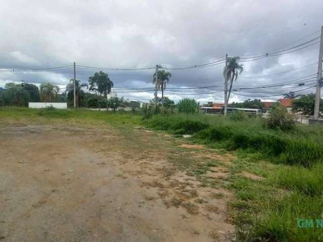 Terreno comercial, localização central privilegiada, esquina, plano