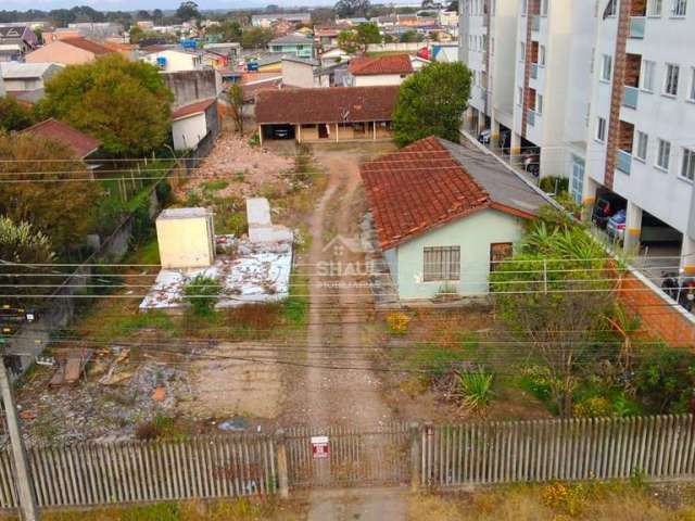 Oportunidade para construtores! Excelente terreno plano e acima do nível da rua!