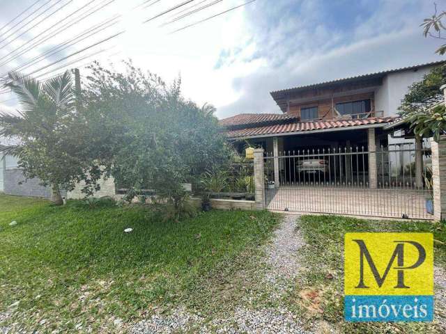 Casa com 6 dormitórios à venda, 260 m² por R$ 650.000 - Armação - Penha/SC