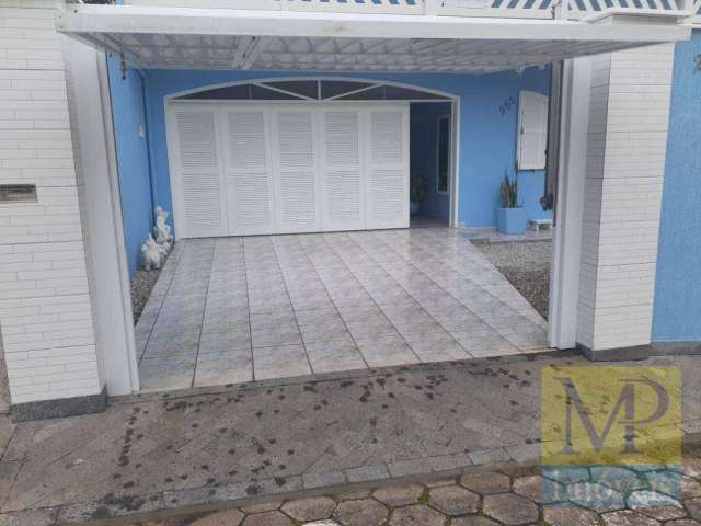 Sobrado com 4 dormitórios à venda, 140 m² por R$ 850.000,00 - Armação - Penha/SC