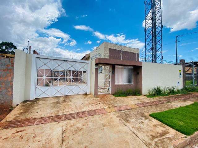 Vende-se linda casa