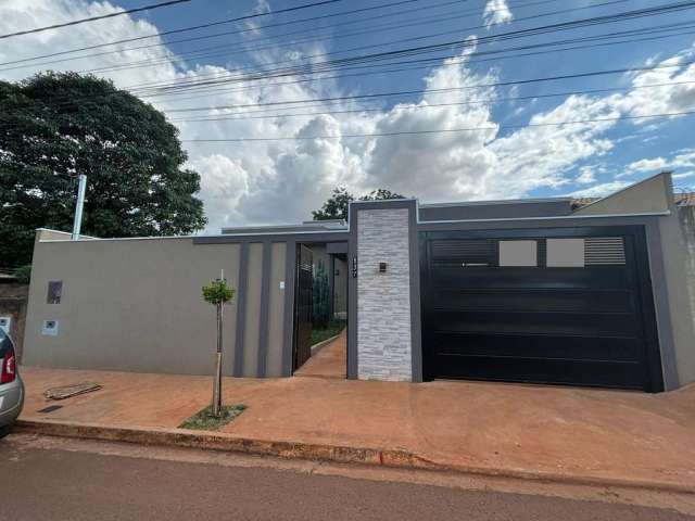 Casa recém construída no oliveira i com espaço de terreno nos fundos