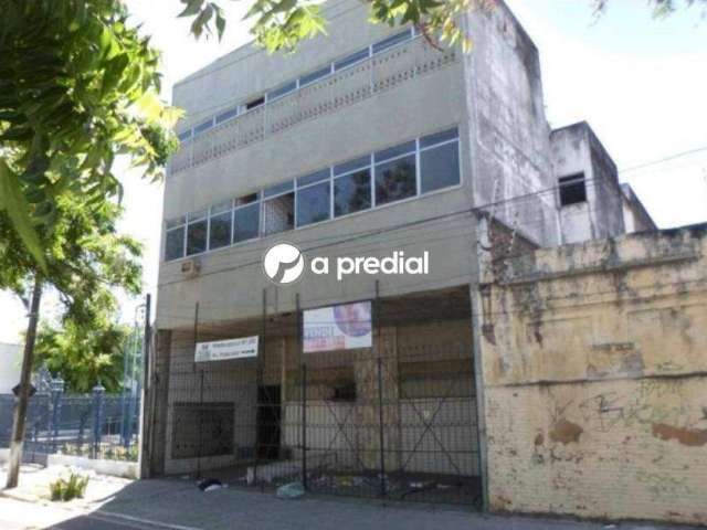 Prédio comercial na Av. Imperador próximo à praça da estação, com 2 galpões mais 2 pavimentos