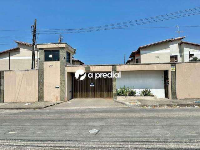 Casa duplex em condomínio na Sapiranga à venda